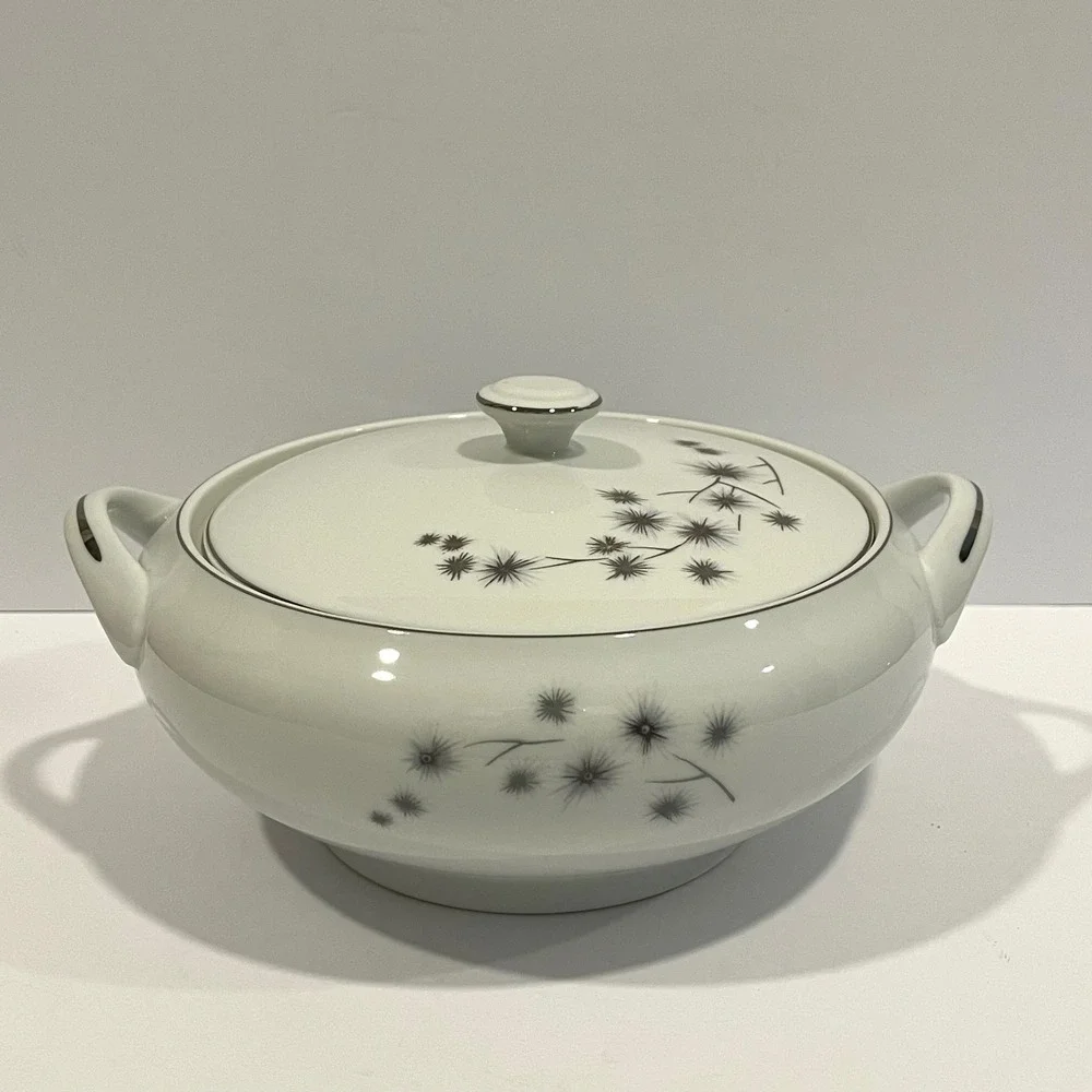 Creative Fine China Japan #1014 Covered Vegetable Tureen Serving Dish Starburst